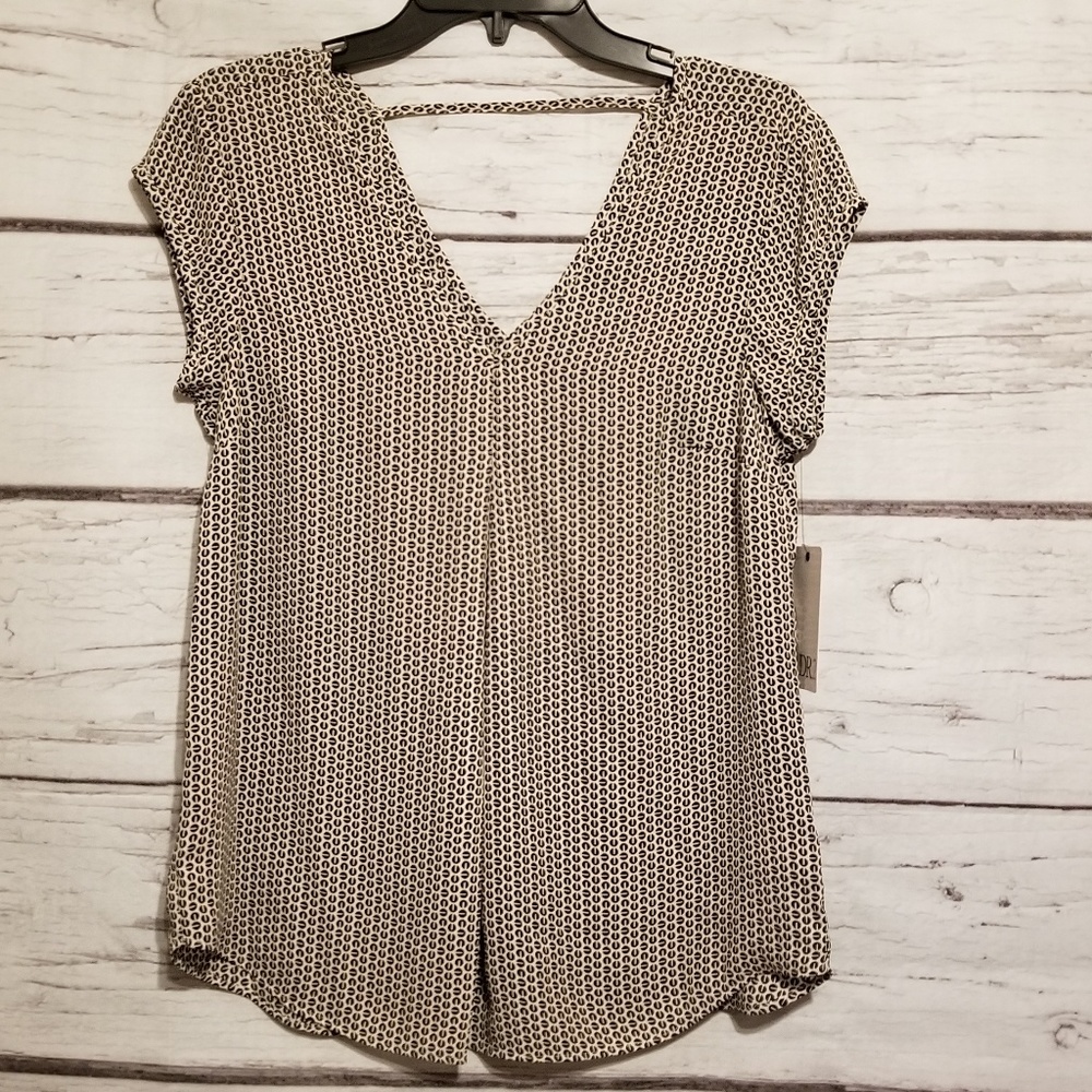 Dr2 geometric design short sleeve top blouse